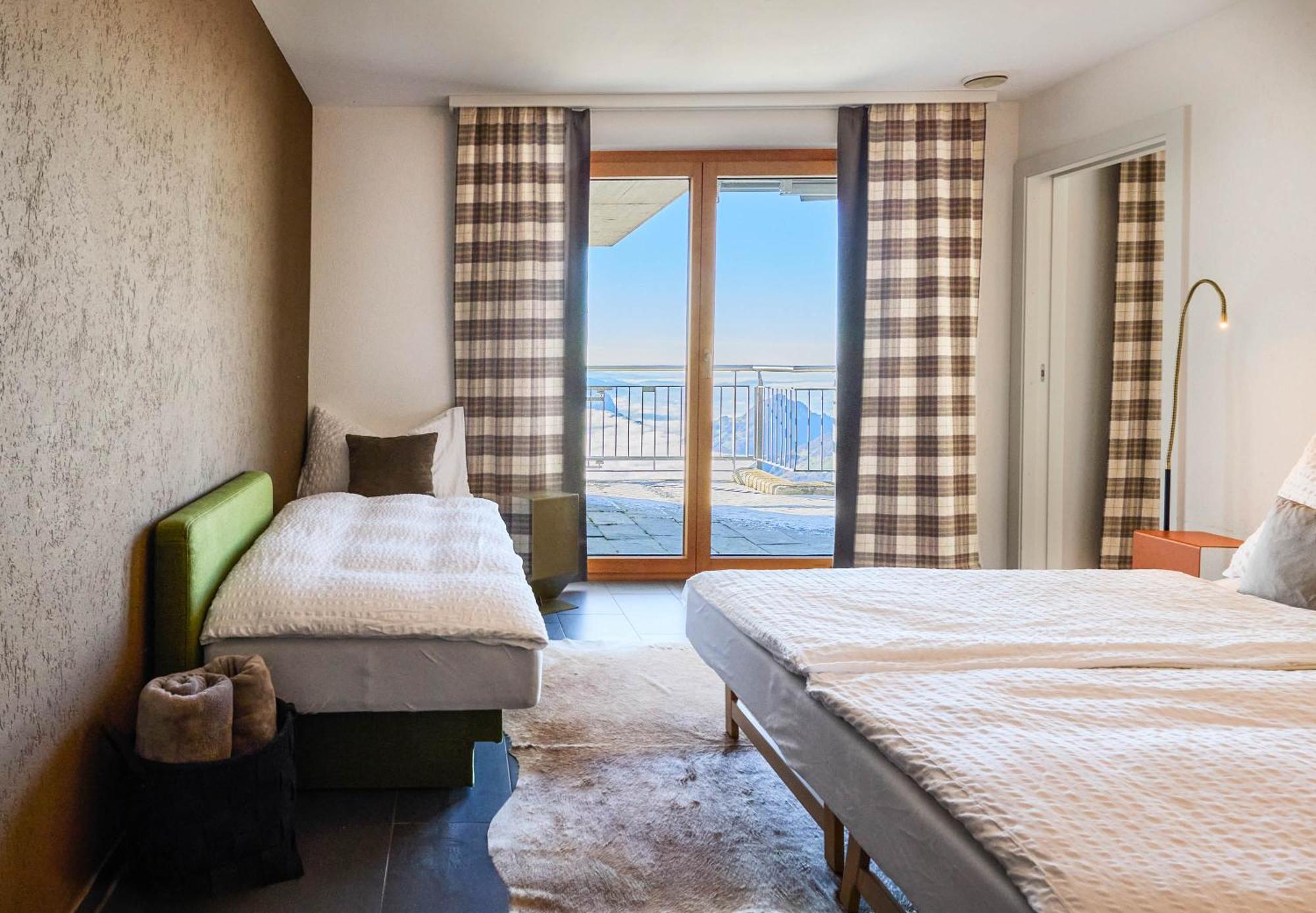 Fronalpstock Hotel & Restaurant Stoos Szoba fotó